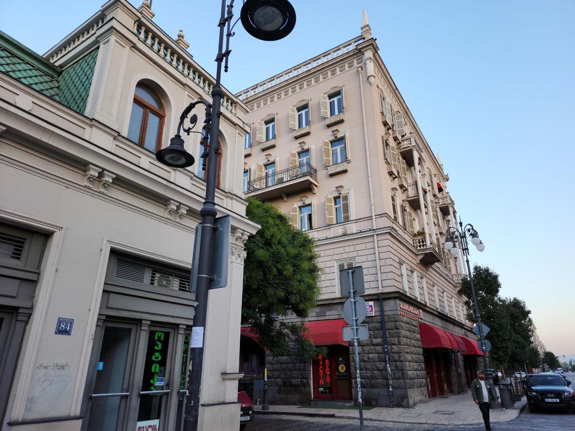 Gallary Hostel Tbilisi Esterno foto