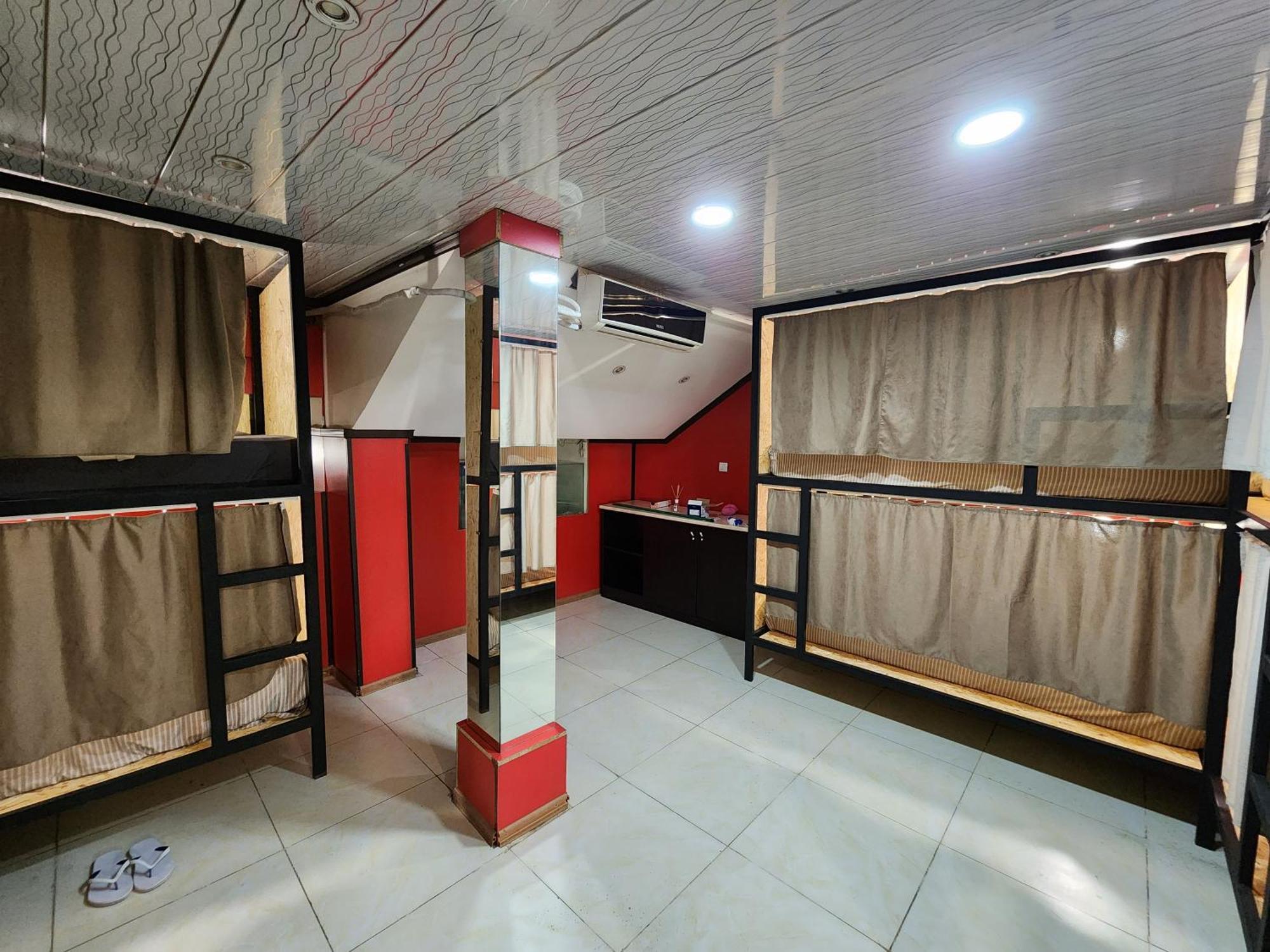 Gallary Hostel Tbilisi Esterno foto